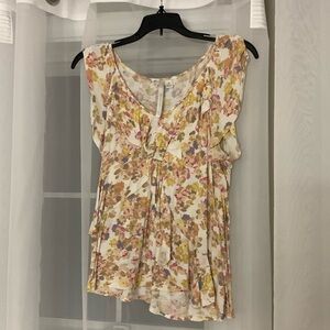 Lauren Conrad medium top